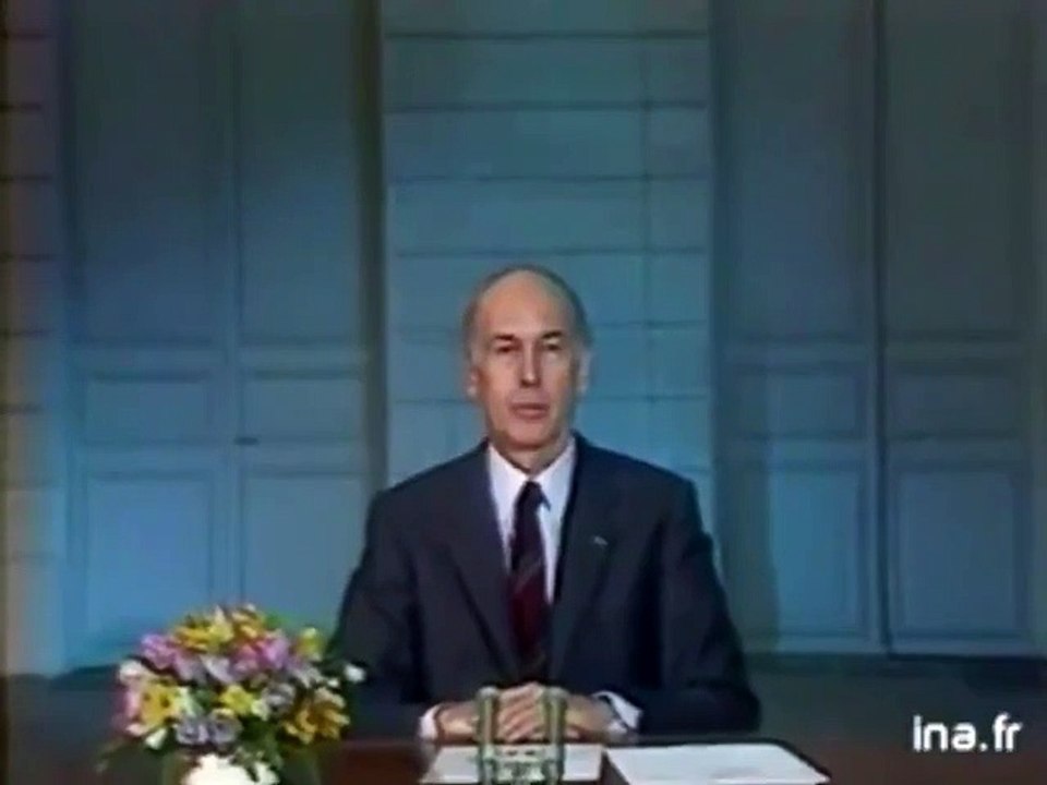 "Aurevoir" cette séquence historique et mythique de Valérie Giscard d'Estaing qui fait ses adieux à la France après 7 années de présidence