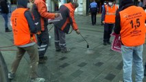 İSTANBUL - Kovid-19 tedbirleri kapsamında İstiklal Caddesi'ne girişler sınırlandırıldı