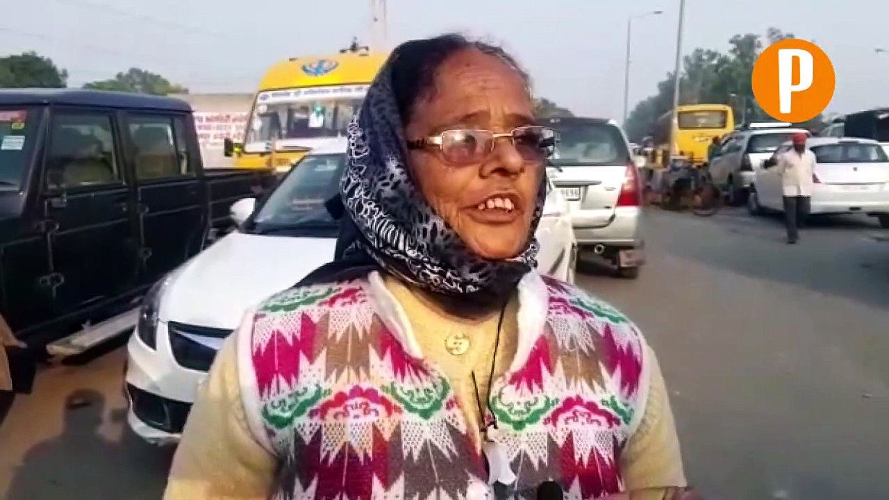 Sikh Devotees Returns From Nankana Sahib Pakistan Sharing Experience at Wagah Border at Amritsar