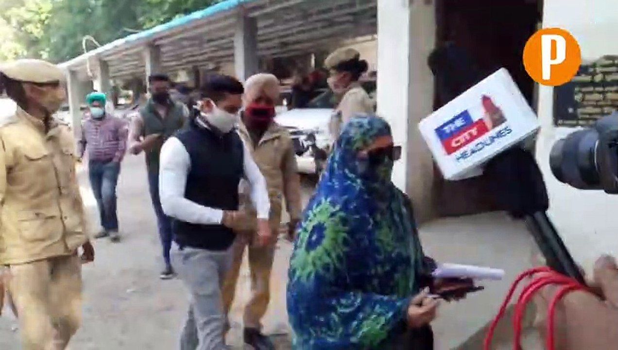 Woman Blaming On Simarjit Bains Reach Police  Commissioner Office at Ludhiana - Watch Video