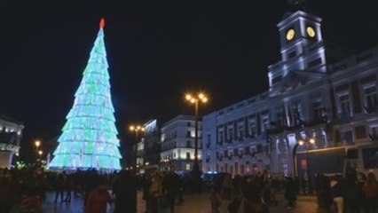 Navidad en España: cenas de 10 personas y viajes para visitar a la familia