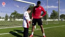 ANTALYA - Antalyasporlu futbolcu Jahovic, Dünya Engelliler Günü'nde minik hayranı Furkan ile buluştu