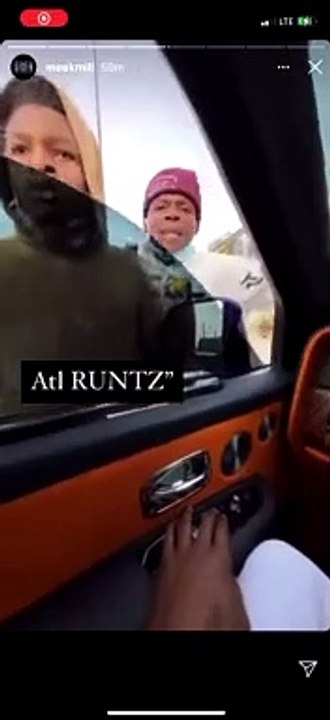 Meek Mill Gives Teens in Atlanta Selling Water $20 To Split; Social Media Believes He Should’ve Given Them Much More Due To Him Being Rich