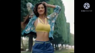 Bollywood actress Disha Patani ko dekhiye hot sexy bikini seen k sath nye andaz me
