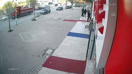 KONYA - Kaza anı güvenlik kamerasına yansıdı