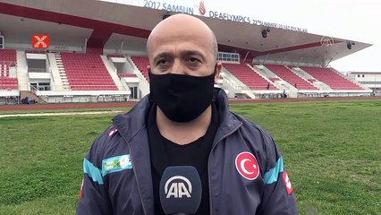 Kendisi gibi engelli insanların hayatına dokunarak şampiyon sporcular yetiştiriyor