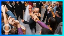 Binaragawan Kazakhstan Akhirnya Menikahi Boneka Seksnya, What a Love story - TomoNews