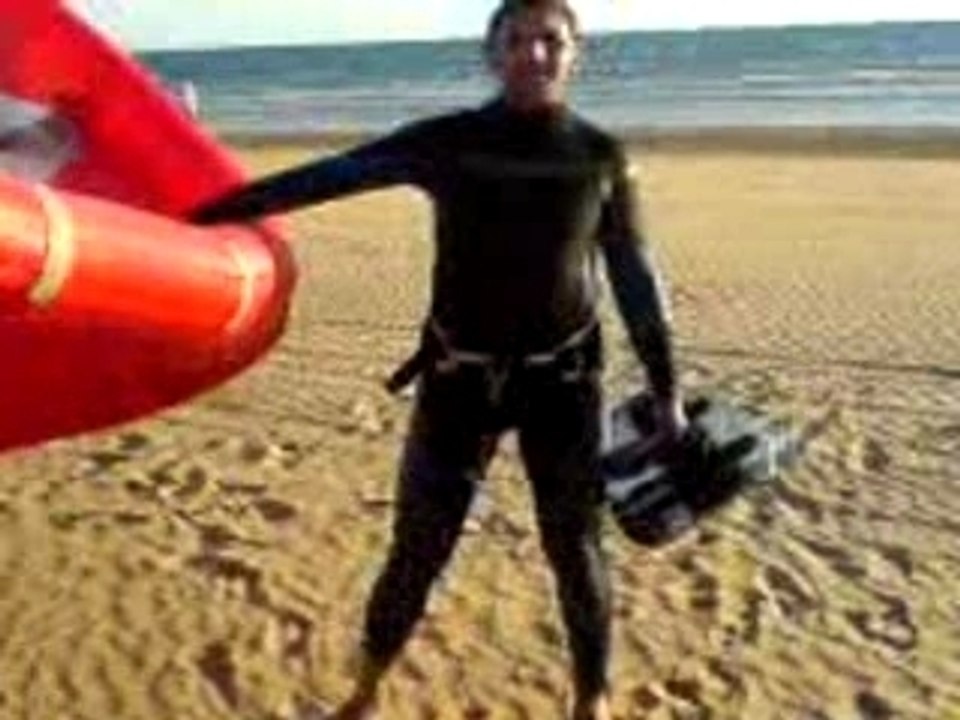 Sur la plage agadir avec kitesurf.