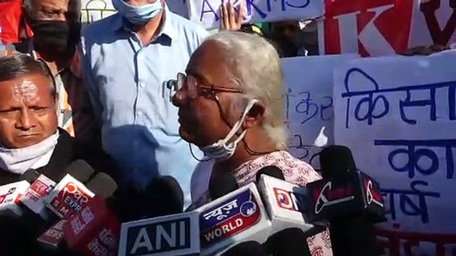 किसान आंदोलन में अब इंदौर भी सड़कों पर, मेधा पाटकर ने किसान और मजदूरों के साथ किया प्रदर्शन
