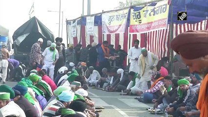 गाजीपुर-गाजियाबाद सीमा पर प्रदर्शनकारी किसानों के लिए की गई लंगर की व्यवस्था