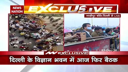 Farmers break police barricading at Ghazipur Border, NH 9 closed