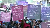 Koronavirüs yasakları Pakistan’da protesto edildi