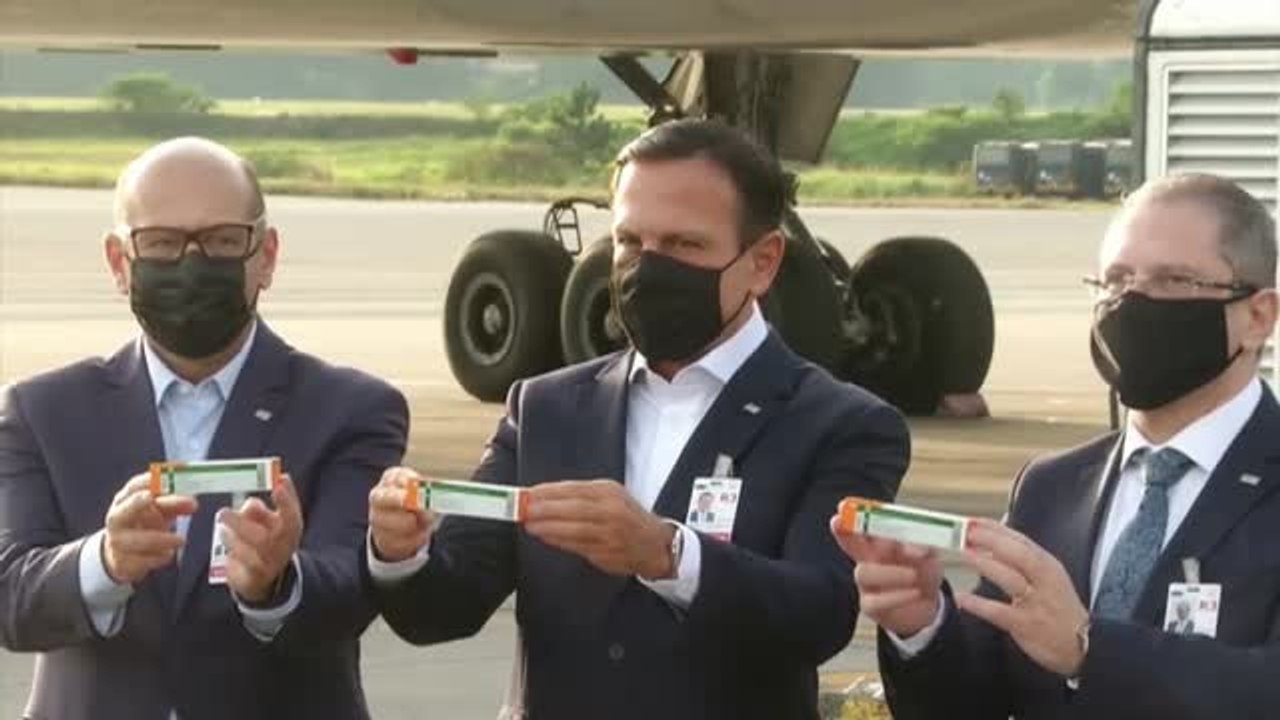 Llega a Brasil un millón de dosis de la vacuna china Sinovac