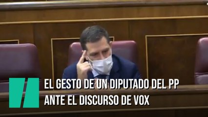 El gesto de un diputado del PP ante el discurso de Macarena Olona
