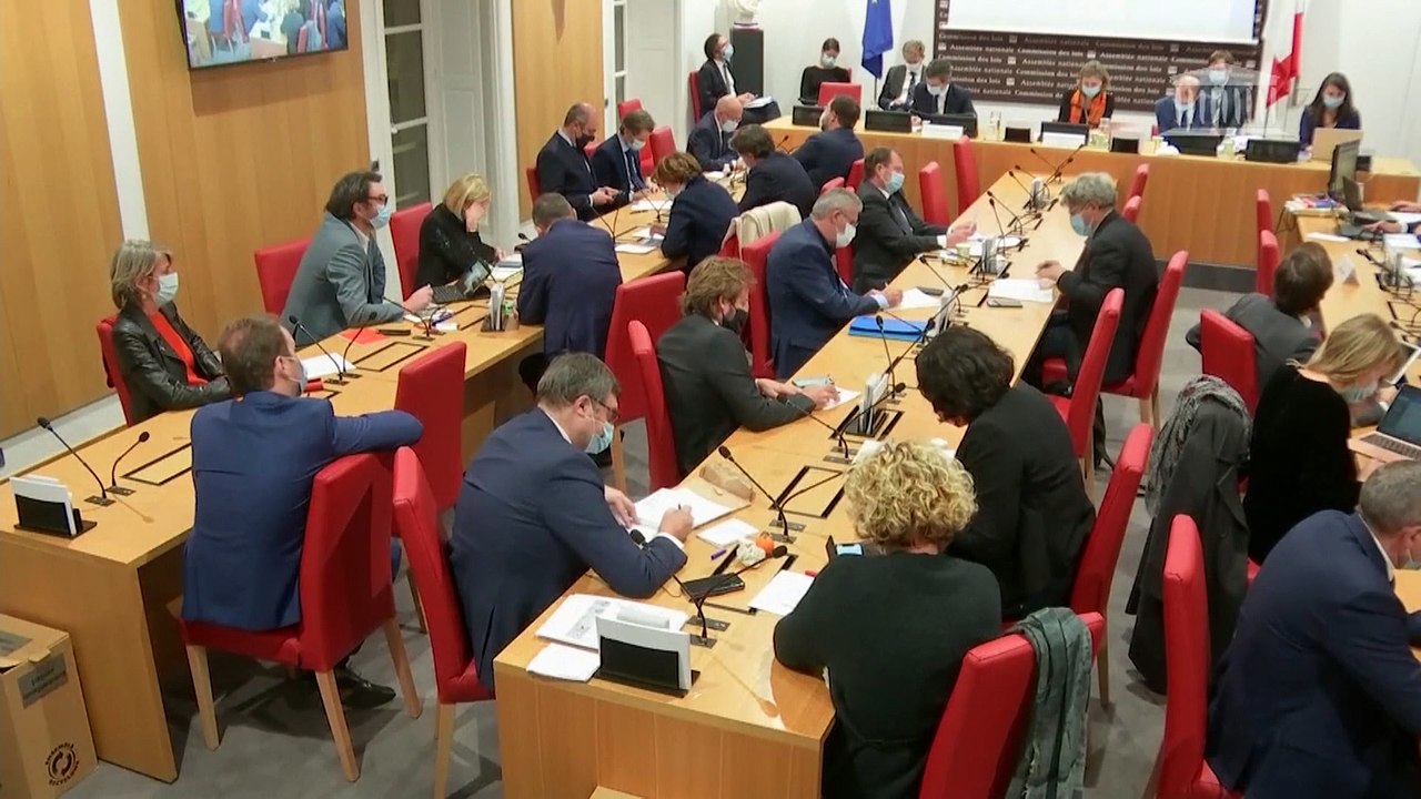 Nach Lehrermord: Frankreich lässt 76 Moscheen kontrollieren