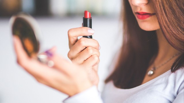 सर्दियों में मेकअप लगाते समय फॉलो करें ये टिप्स, दिखेगा परफेक्ट लुक । Winter Makeup Tips । Boldsky