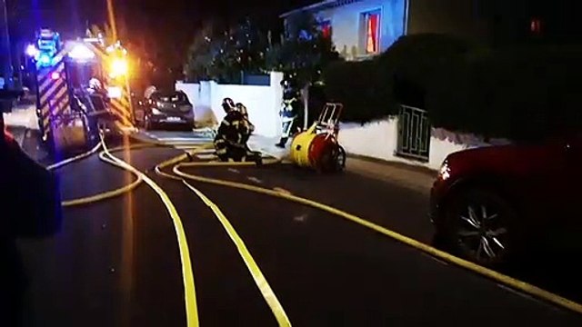 MONTPELLIER - Les sapeurs pompiers de l'Hérault interviennent sur un feu de pavillon