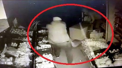 Marketin kasasını forkliftle çaldılar