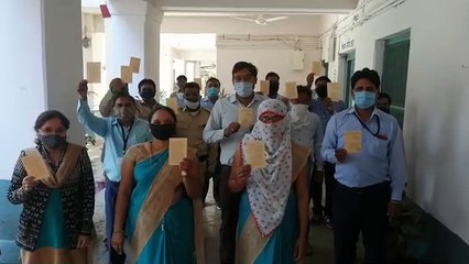 प्रधानमंत्री नरेंद्र मोदी को अंजड़ न्यायालय के कर्मचारियों ने लिखे पोस्टकार्ड