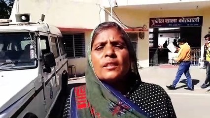 पति की प्रताड़ना से परेशान होकर पत्नी हुंची थाने