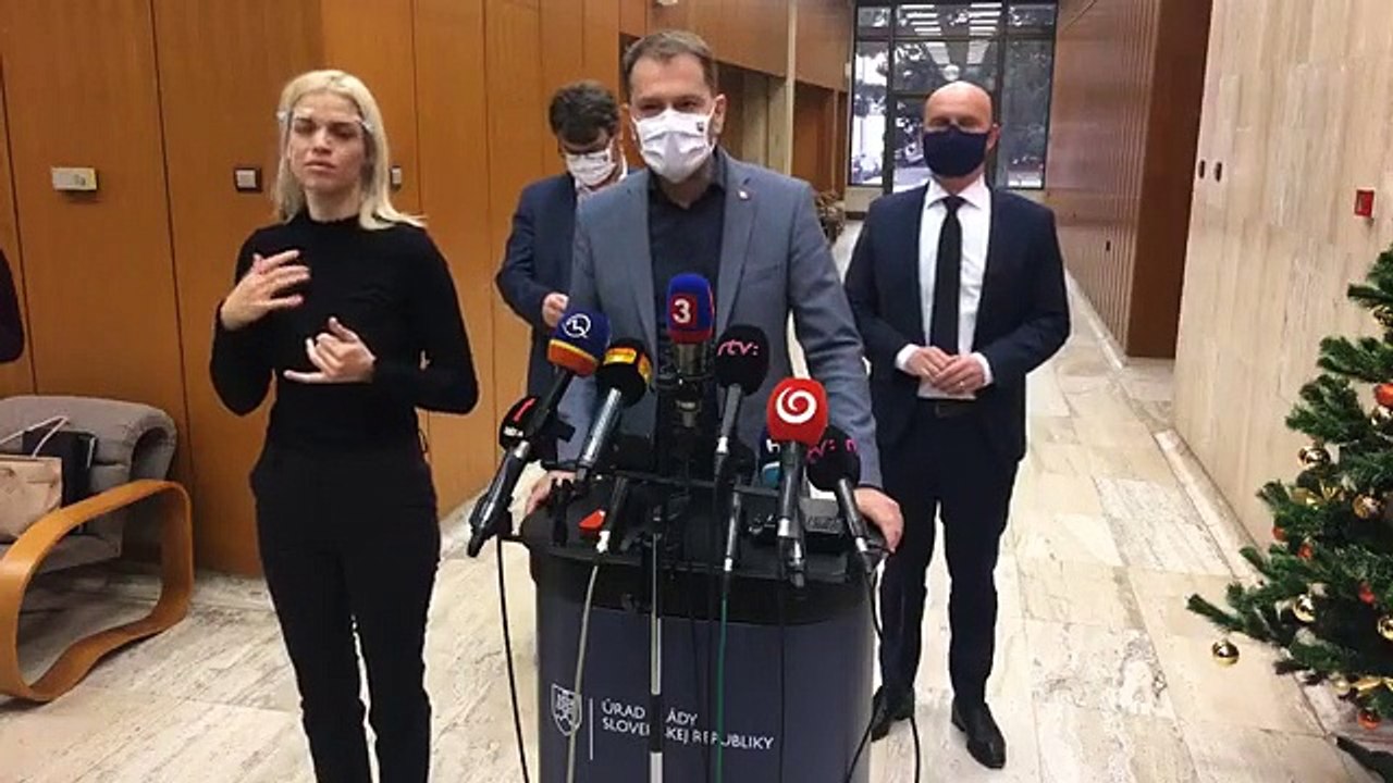 ZÁZNAM: Brífing premiéra I. Matoviča a ministra školstva B. Gröhlinga