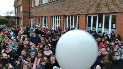 Quaregnon: lâcher de ballons en l'honneur de saint Nicolas