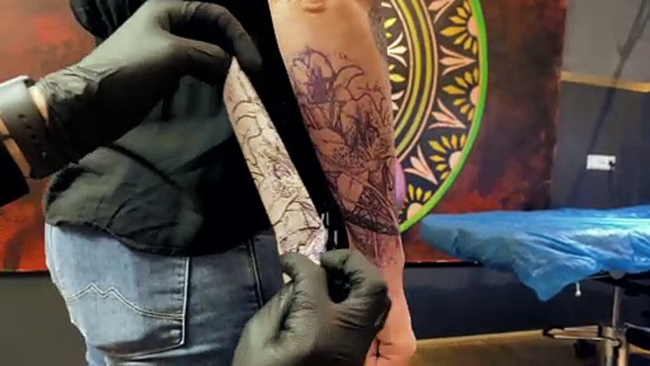 Tattoo Studio Wien - Pattos Keppos Flower Tattoo