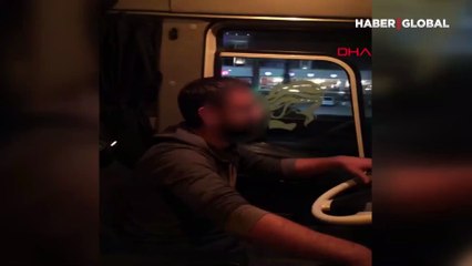 TIR sürerken koltuğun üzerine çıkıp böyle horon oynadı
