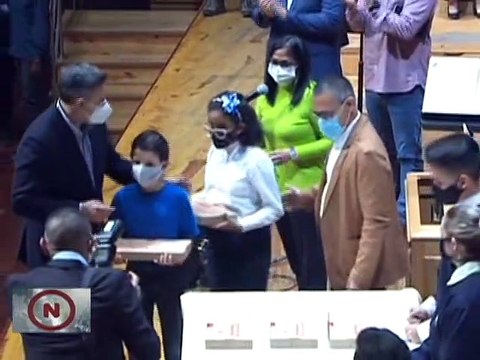 Gobierno Nacional entrega 10 mil computadoras Canaima a los niños y niñas del Sistema Nacional de Orquestas