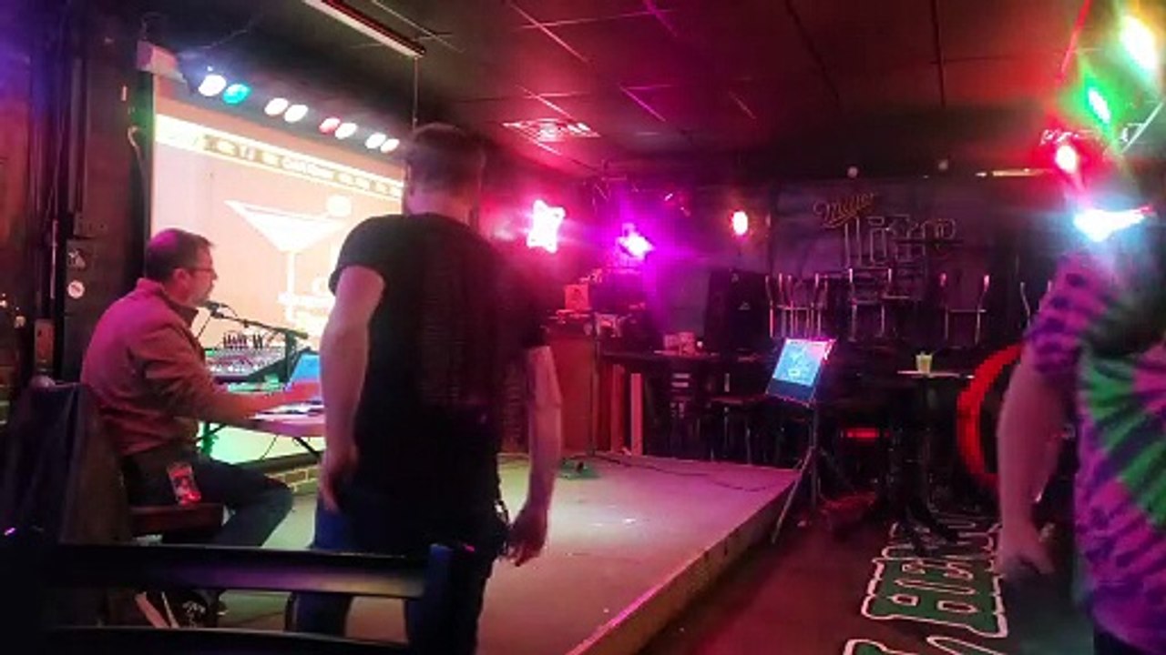 KARAOKE - CKY - Santa's Coming