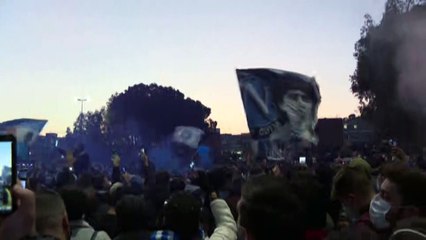 Nápoles homenageia Maradona