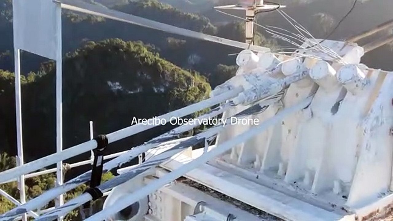 Les images impressionnantes de l'effondrement du radiotelescope Arecibo
