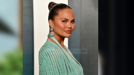 Top News - Chrissy Teigen botoks gjatë shtatzënisë, zbulon arsyen