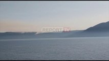 Report TV -Vijon zjarri në zonën e Karaburunit, digjen sipërfaqe të mëdha me kullota