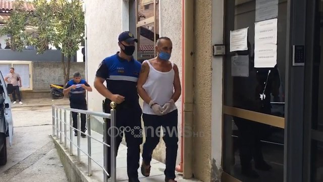Grabiti me dhunë fqinjët në Fier, Dhana me kanatjere në gjykatë: S’mbaj mend asgjë, kam qenë i pirë
