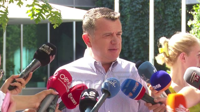 EDI RAMA KËRKON 74 MANDATE, POROSI DREJTUESVE NË QARQE TË DEGJOJNE ANKESAT - News, Lajme - Kanali 7