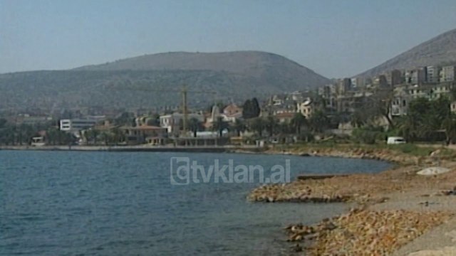 Procesi i votimit ne Sarande nis pa probleme - (1 Tetor 2000)