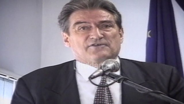 PD mbledh Keshillin Kombetar. Berisha: Zgjedhjet u manipuluan - (5 Tetor 2000)