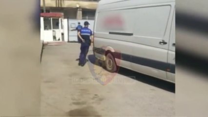 Top News - Ttrafiku i paligjshëm/ Korçë, një në pranga e dy në kërkim