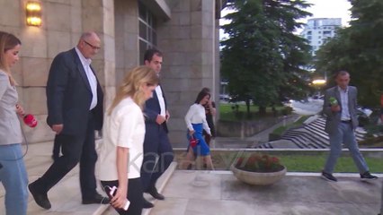 Descargar video: TË HËNËN MBLIDHET KËSHILLI POLITIK, PD I PËRGJIGJET POZITIVISHT KËRKESËS  - News, Lajme - Kanali 7