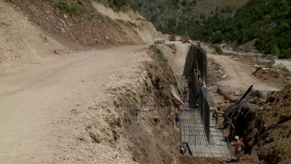 Top News - Basha për raportin e DASH/ Ekonomia shqiptare buzë greminës