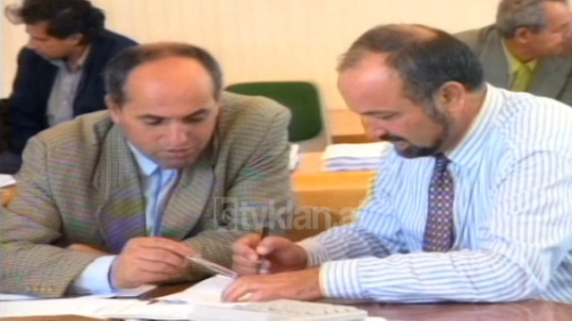 KQZ pritet te shpall rezultatin perfundimtar te zgjedhjeve - (7 Tetor 2000)