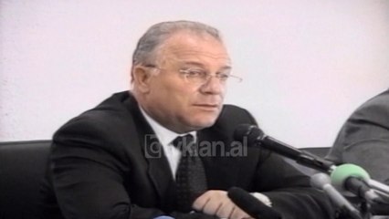 Ndryshime ne Ministrine e Rendit dhe ne komisariatet e rretheve - (7 Tetor 2000)