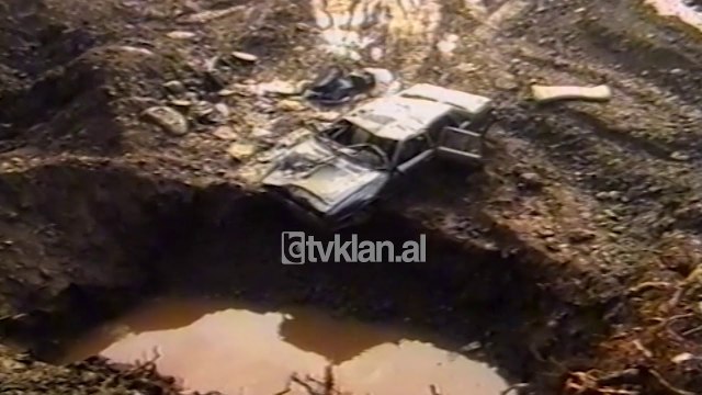 Aksident ne Librazhd, shkak mungesa e sinjalistikes rrugore (9 Tetor 2000)