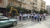 Fillojnë punimet për zgjerimin e rrugës “Nënë Tereza”, bizneset e kundërshtojnë projektin-Lajme