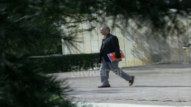 KQZ nis shperndarjen e fleteve te votimit per balotazhet - (11 Tetor 2000)