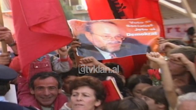 Fatos Nano ne Kamez: Mos e turperoni veten me nje njeri te cmendur si Sali Berisha (10 Tetor 2000)