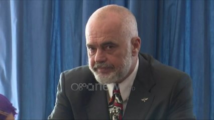 Ora News - Radhët në Ambasadë, Rama u kërkon falje emigrantëve në Greqi