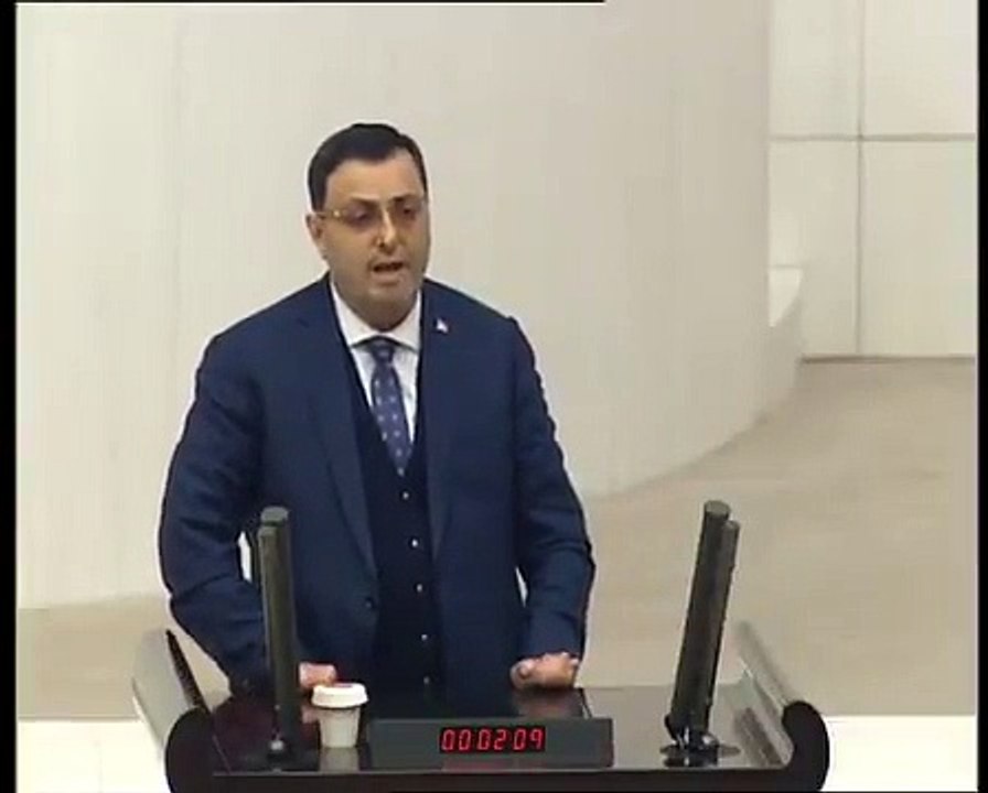 AKP'li vekilden Meclis'te alkış alan konuşma