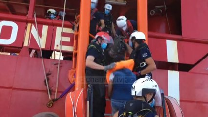 Top News - Akuza e emigrantëve/ Greqia “po na hedh” në det!